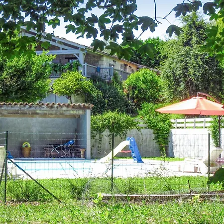 Stunning In Σπίτι διακοπών Saint-Salvy