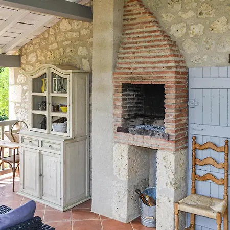 2 Bedroom Amazing In Saint-Salvy