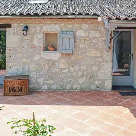 2 Bedroom In Casa de Férias Saint-Salvy